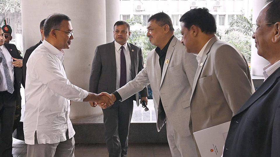 প্রধানমন্ত্রী হিসেবে দায়িত্ব পালন শুরু করেছেন তারেক রহমান