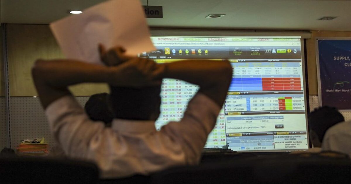 নতুন সরকার গঠনের দিনেও দরপতন পুঁজিবাজারে