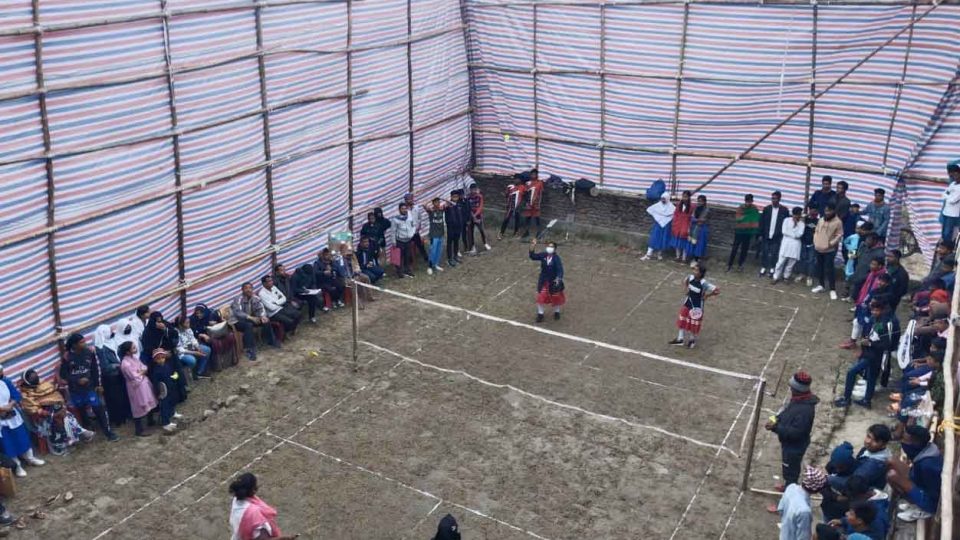 ‘কাপড়ের ইনডোর’ও উড়ে গেছে ঝড়ে