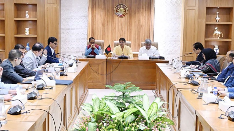 প্রধান উপদেষ্টার কার্যালয়ে বৃহস্পতিবার বিনিয়োগ সমন্বয় কমিটির সভা। ছবি : প্রধান উপদেষ্টার প্রেস উইং
