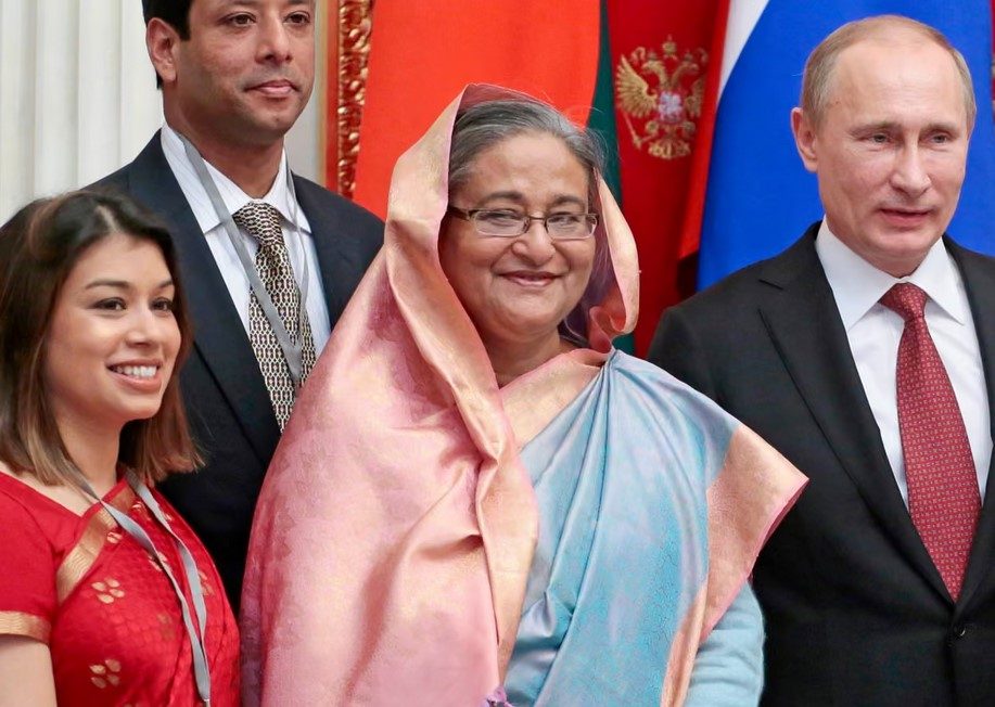 ২০১৩ সালে মস্কোয় শেখ হাসিনা ও ভ্লাদিমির পুতিনের সঙ্গে টিউলিপ সিদ্দিক। 