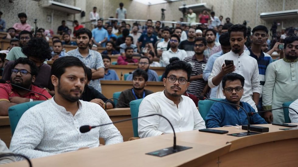 এছাড়া ১২টি সম্পাদক পদের মধ্যে ৯টিতে বিজয়ী হয়েছেন তাদের প্রার্থীরা। বাকি তিনটি পদে জয় পেয়েছেন স্বতন্ত্র প্রার্থীরা। ছবি : হারুন-অর-রশীদ