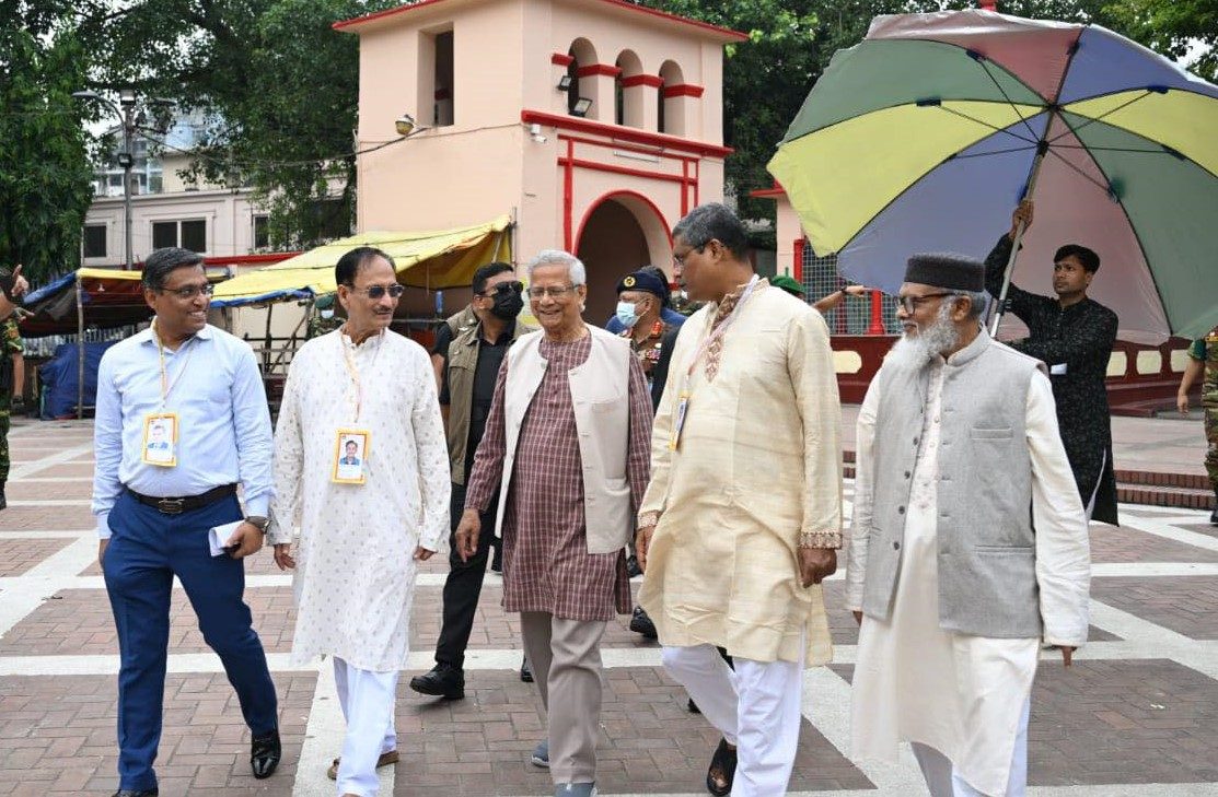 প্রধান উপদেষ্টা ড. মুহাম্মদ ইউনূস মঙ্গলবার ঢাকেশ্বরী মন্দির পরিদর্শনে যান।
