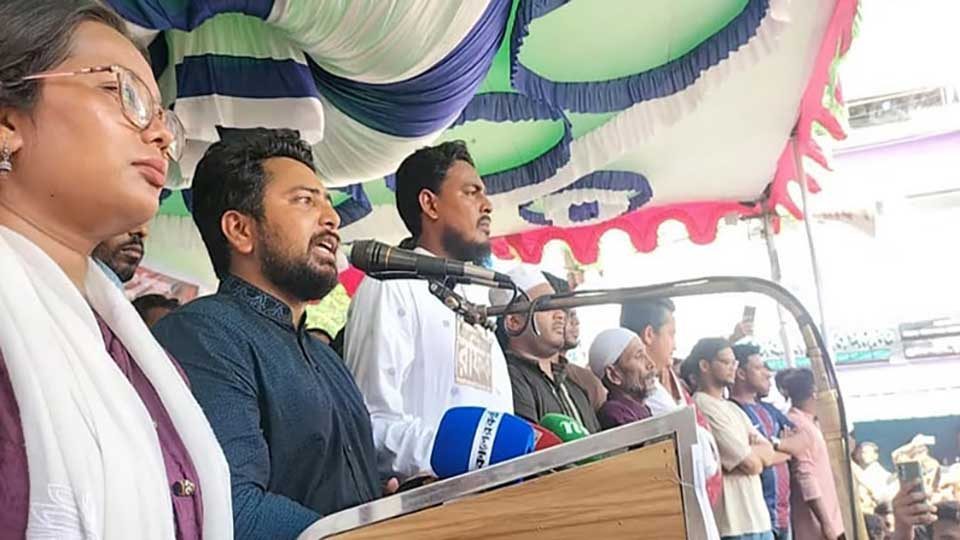 এনসিপির আহ্বায়ক নাহিদ ইসলাম শুক্রবার সুনামগঞ্জ জেলা শহরের আলফাত উদ্দিন স্কয়ারে আয়োজিত সমাবেশে বক্তব্য দেন। ছবি : বাসস