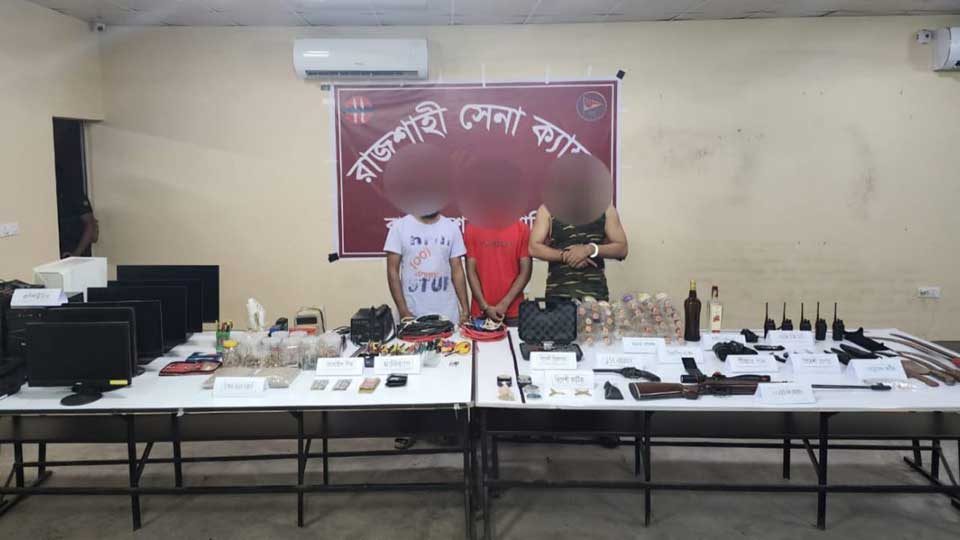 ঘটনায় জড়িত সন্দেহে তিনজনকে আটক করা হয়েছে। ছবি : আইএসপিআর