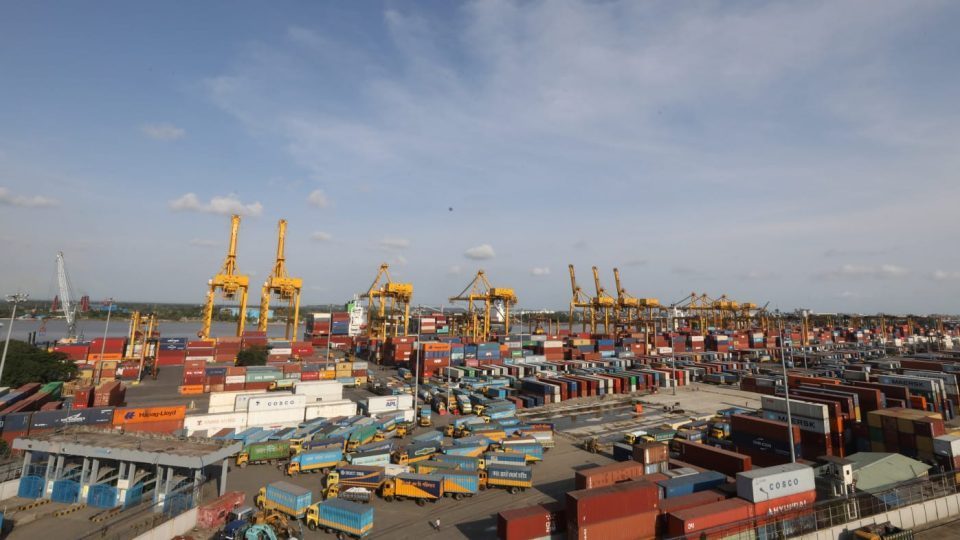 cgt port ss দেশের আমদানি-রপ্তানির প্রাণবিন্দু চট্টগ্রাম সমুদ্রবন্দর।