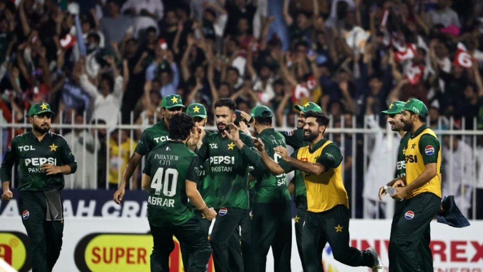 পাকিস্তানের তৃতীয় বোলার হিসেবে টি-টোয়েন্টিতে হ্যাটট্রিক করেছেন নেওয়াজ। ছবি : ক্রিকনফো