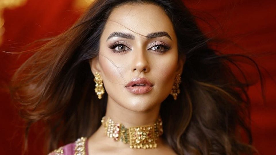 nusrat2 নুসরাত ফারিয়া।