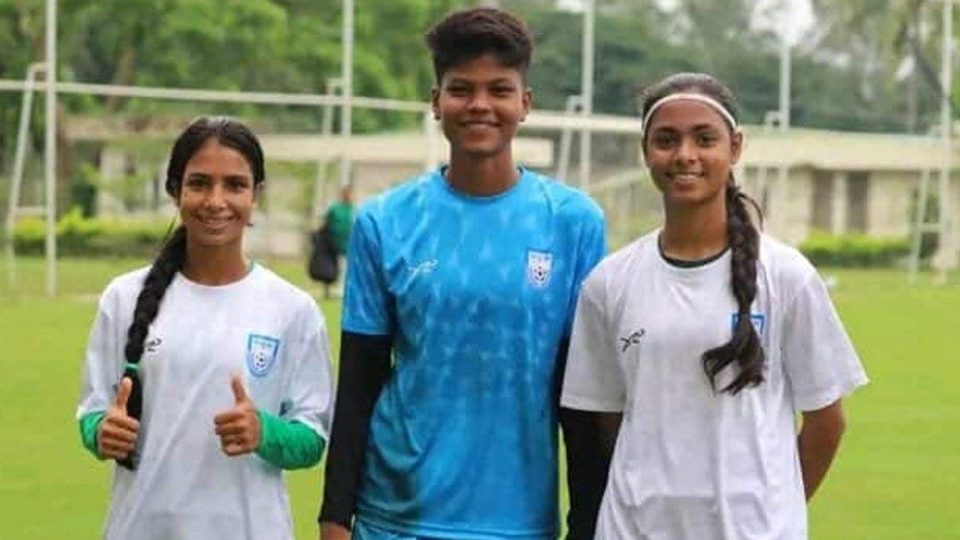 জাতীয় দলে নান্দাইলের তিন ফুটবলার  হালিমা আক্তার, মিলি আক্তার,  ও সৌরভী আকন্দ প্রীতি। ছবি : সংগৃহীত